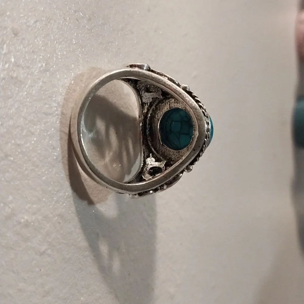Sterling Silver Blue Turquoise Gemstone Ring - Picture 3 of 3